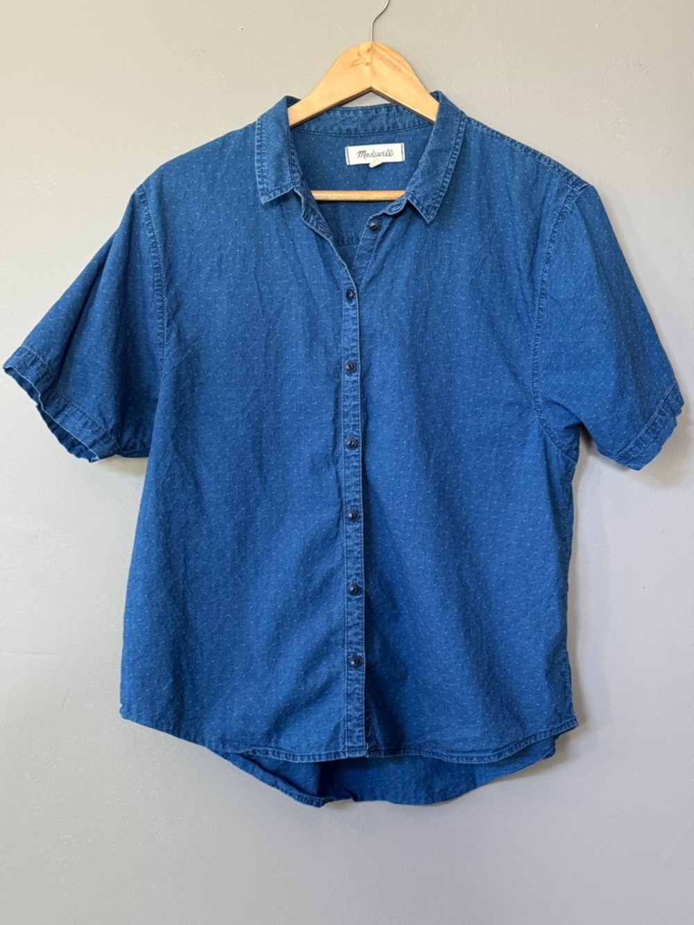 Madewell Women's Short-Sleeve Denim Button-Up in Deep Blue